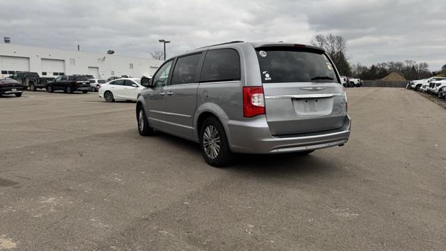 Used 2015 Chrysler Town & Country For Sale in Waterford Twp, MI