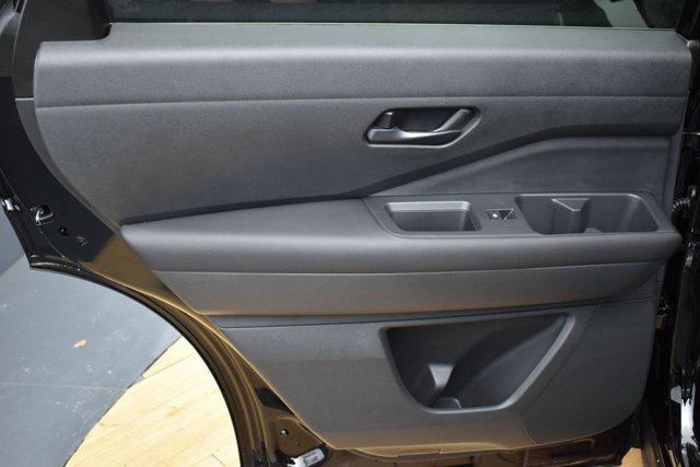 2025 Nissan Pathfinder S 4WD