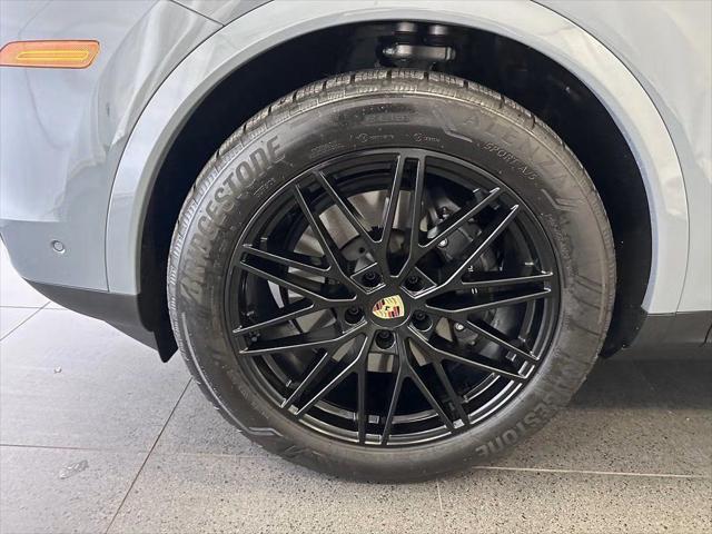2024 Porsche Cayenne Base