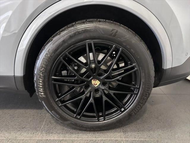 2024 Porsche Cayenne Base
