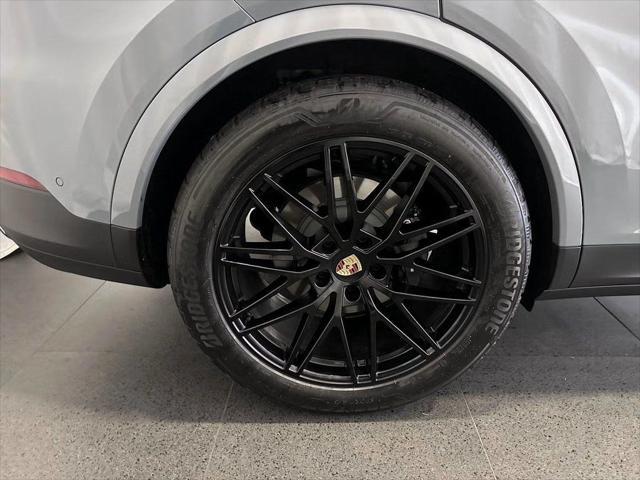 2024 Porsche Cayenne Base