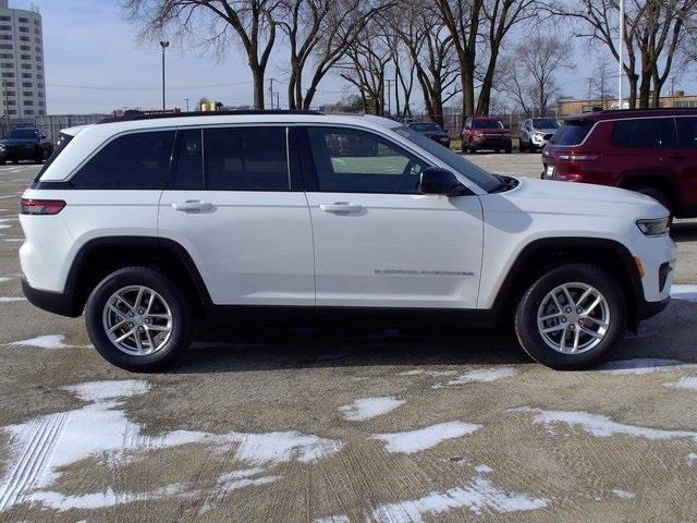 2025 Jeep Grand Cherokee GRAND CHEROKEE LAREDO X 4X4