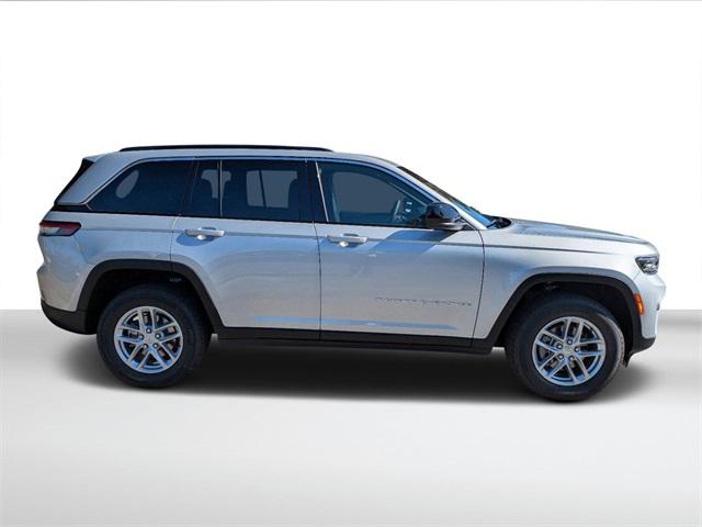 2025 Jeep Grand Cherokee GRAND CHEROKEE LAREDO X 4X2