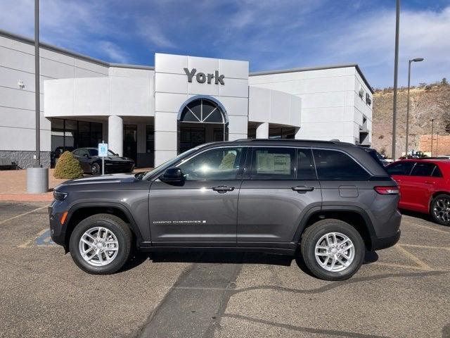 2025 Jeep Grand Cherokee GRAND CHEROKEE LAREDO X 4X4