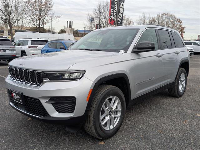 2025 Jeep Grand Cherokee GRAND CHEROKEE LAREDO X 4X2
