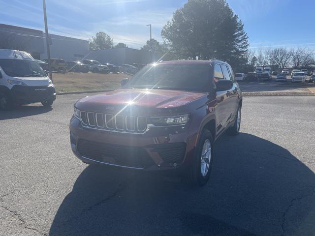 2025 Jeep Grand Cherokee GRAND CHEROKEE LAREDO X 4X4