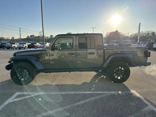 2025 Jeep Gladiator GLADIATOR NIGHTHAWK 4X4