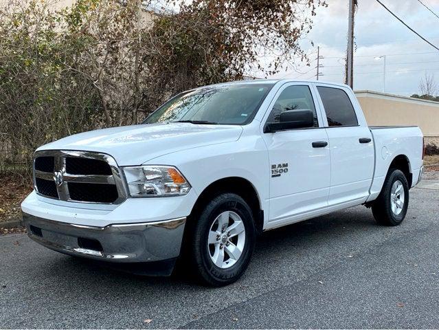 2022 RAM 1500 Classic SLT Crew Cab 4x2 57 Box