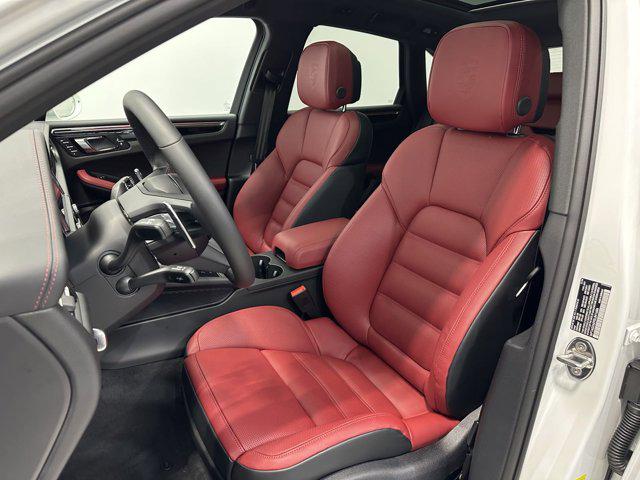 2025 Porsche Macan S