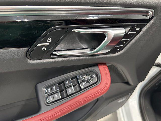 2025 Porsche Macan S