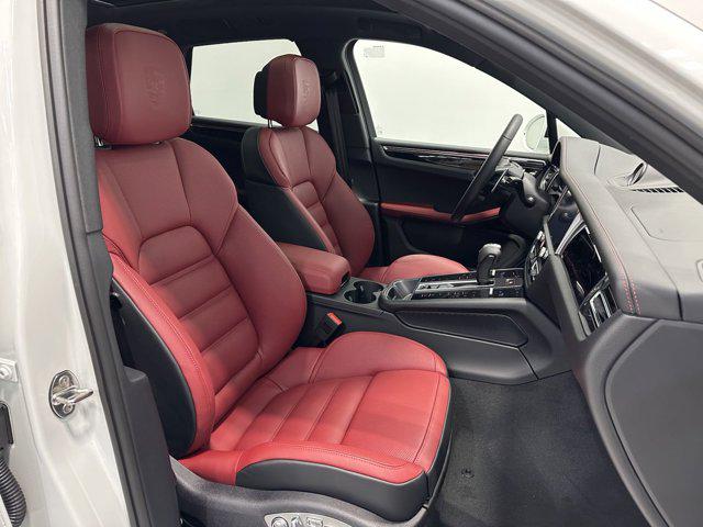 2025 Porsche Macan S