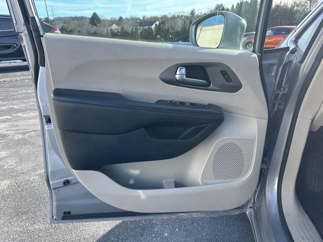 2021 Chrysler Pacifica Touring L