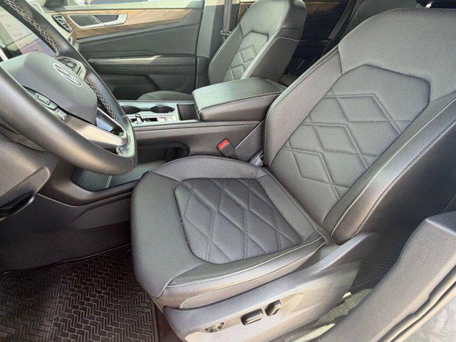 2025 Volkswagen Atlas 2.0T SE