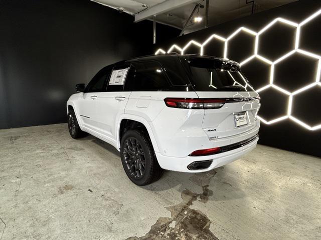 2025 Jeep Grand Cherokee GRAND CHEROKEE SUMMIT RESERVE 4X4