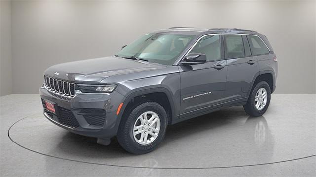 2025 Jeep Grand Cherokee GRAND CHEROKEE LAREDO 4X4