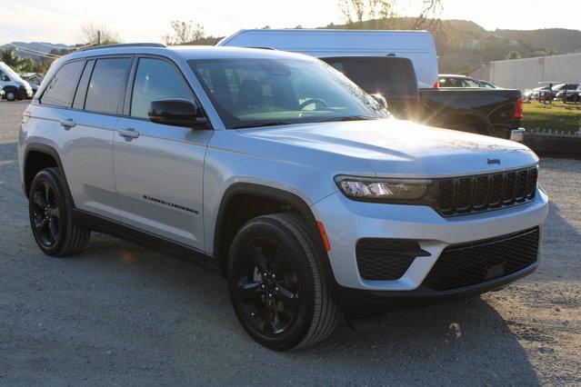 2025 Jeep Grand Cherokee GRAND CHEROKEE ALTITUDE 4X4