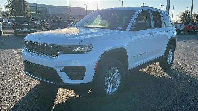 2025 Jeep Grand Cherokee GRAND CHEROKEE LAREDO 4X4