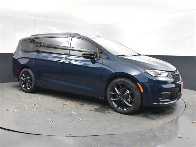 2025 Chrysler Pacifica PACIFICA LIMITED