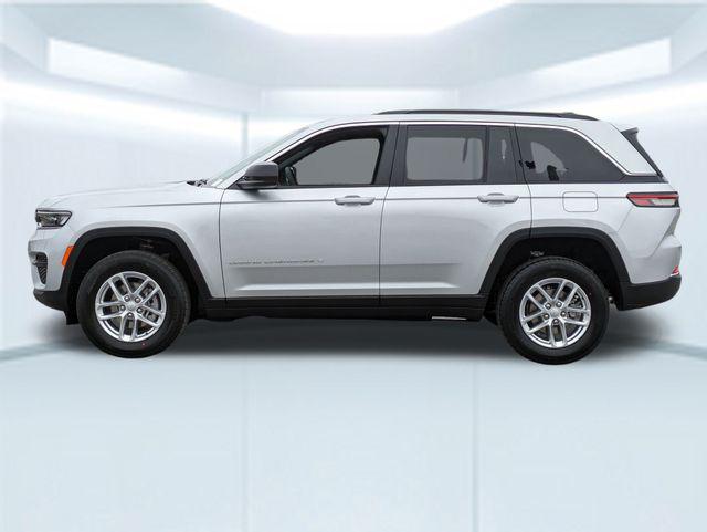 2025 Jeep Grand Cherokee GRAND CHEROKEE LAREDO X 4X2