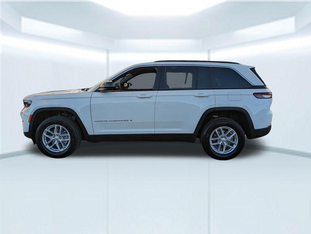 2025 Jeep Grand Cherokee GRAND CHEROKEE LAREDO X 4X2