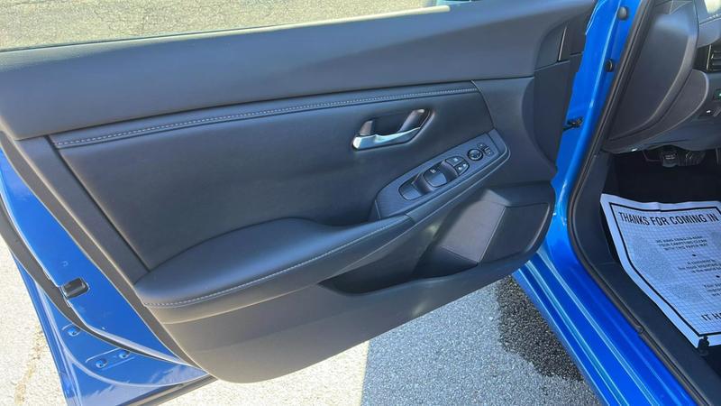 2022 Nissan Sentra SV Xtronic CVT