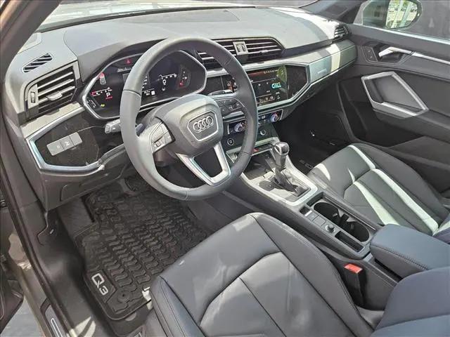 2025 Audi Q3 Premium 45 TFSI S line quattro Tiptronic