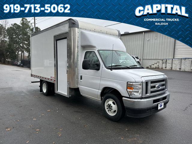 2025 Ford E-350 Cutaway 14FT BOX/SIDE DOOR