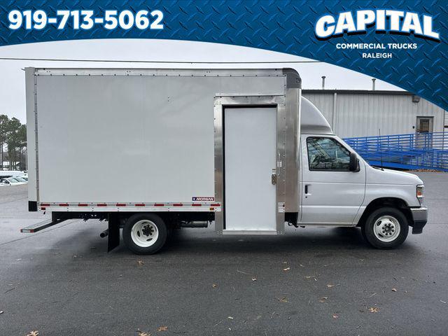 2025 Ford E-350 Cutaway 14FT BOX/SIDE DOOR