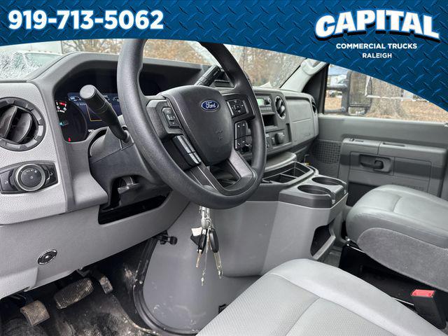 2025 Ford E-350 Cutaway 14FT BOX/SIDE DOOR