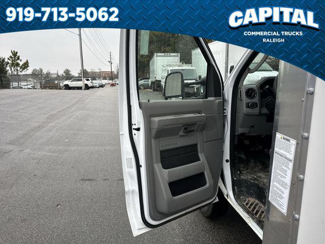 2025 Ford E-350 Cutaway 14FT BOX/SIDE DOOR