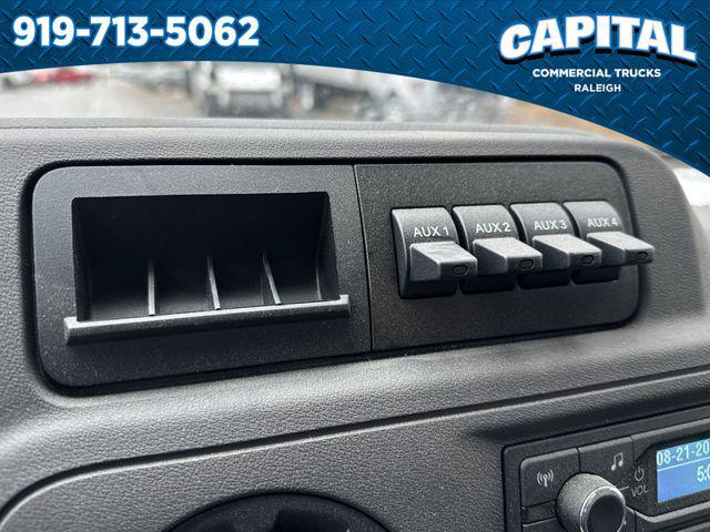 2025 Ford E-350 Cutaway 14FT BOX/SIDE DOOR