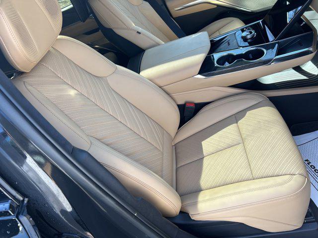 2025 Cadillac Escalade Luxury 2 AWD