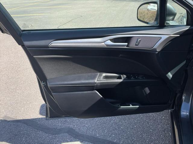 2020 Ford Fusion SE