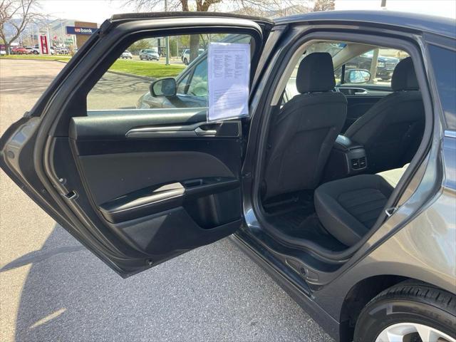 2020 Ford Fusion SE
