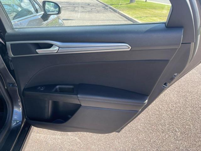 2020 Ford Fusion SE