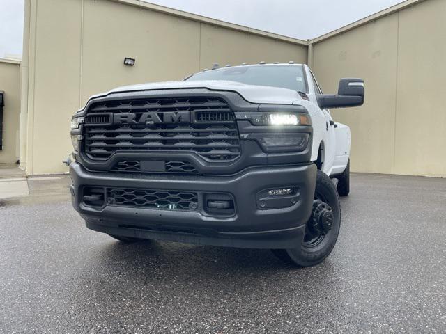 2025 RAM Ram 3500 RAM 3500 TRADESMAN CREW CAB 4X4 8 BOX