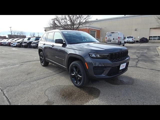 2025 Jeep Grand Cherokee GRAND CHEROKEE ALTITUDE 4X4