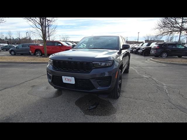 2025 Jeep Grand Cherokee GRAND CHEROKEE ALTITUDE 4X4