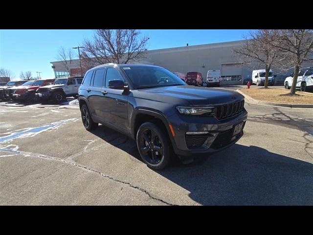 2025 Jeep Grand Cherokee GRAND CHEROKEE ALTITUDE 4X4