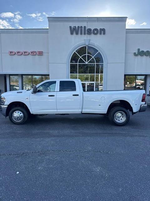 2025 RAM Ram 3500 RAM 3500 TRADESMAN CREW CAB 4X4 8 BOX