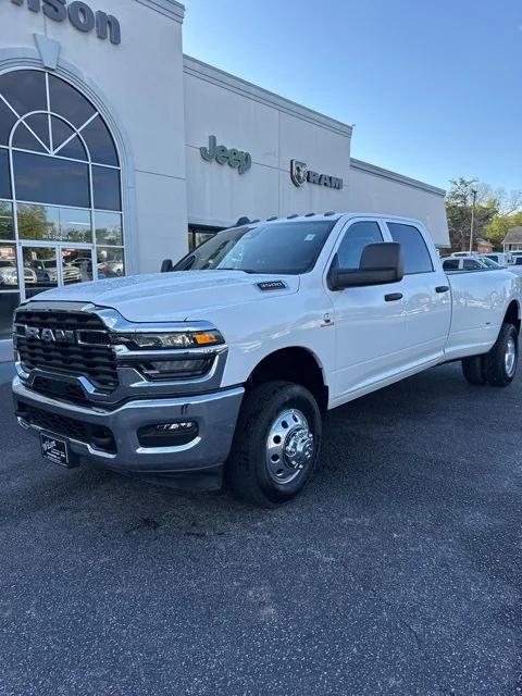 2025 RAM Ram 3500 RAM 3500 TRADESMAN CREW CAB 4X4 8 BOX