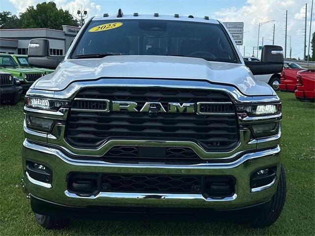 2025 RAM Ram 3500 RAM 3500 TRADESMAN CREW CAB 4X4 8 BOX