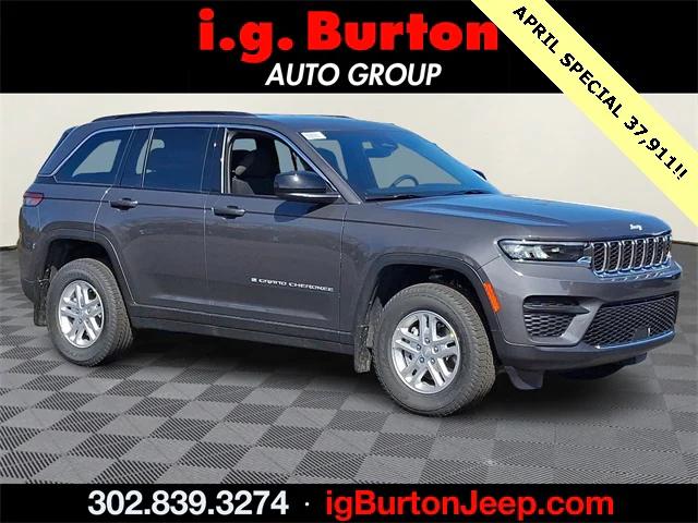 2025 Jeep Grand Cherokee GRAND CHEROKEE LAREDO 4X4