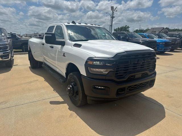2025 RAM Ram 3500 RAM 3500 TRADESMAN CREW CAB 4X4 8 BOX
