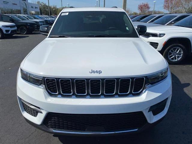 2025 Jeep Grand Cherokee GRAND CHEROKEE LAREDO X 4X4