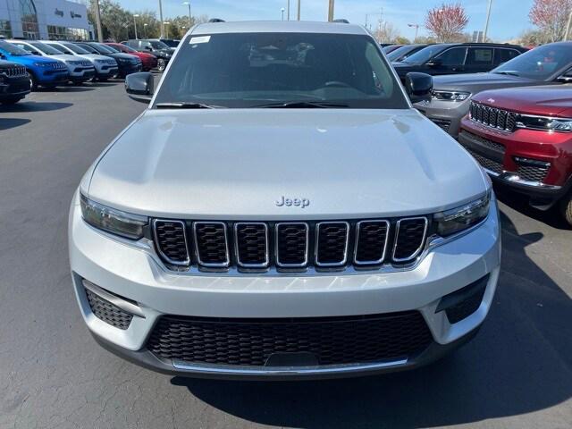 2025 Jeep Grand Cherokee GRAND CHEROKEE LAREDO X 4X4