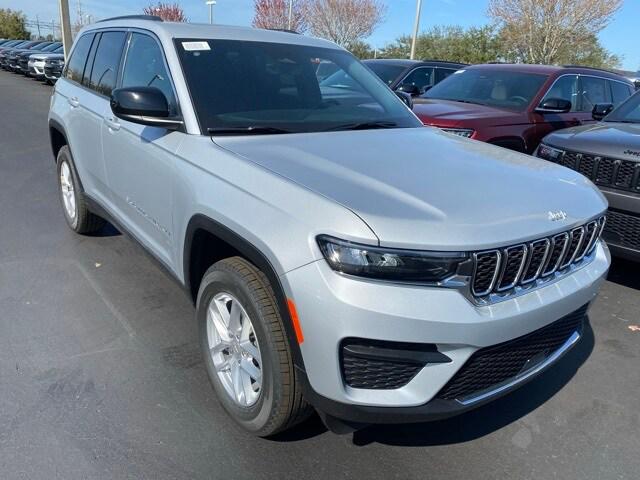 2025 Jeep Grand Cherokee GRAND CHEROKEE LAREDO X 4X4
