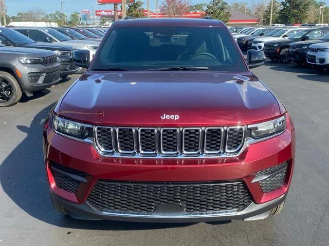 2025 Jeep Grand Cherokee GRAND CHEROKEE LAREDO X 4X4