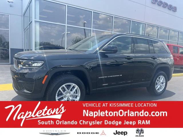 2025 Jeep Grand Cherokee GRAND CHEROKEE LAREDO X 4X4