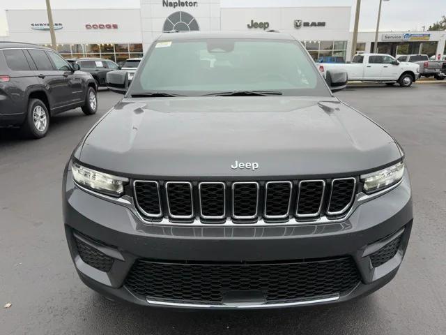 2025 Jeep Grand Cherokee GRAND CHEROKEE LAREDO X 4X4
